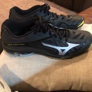 Mizuno Wave Lightning size 11 women’s